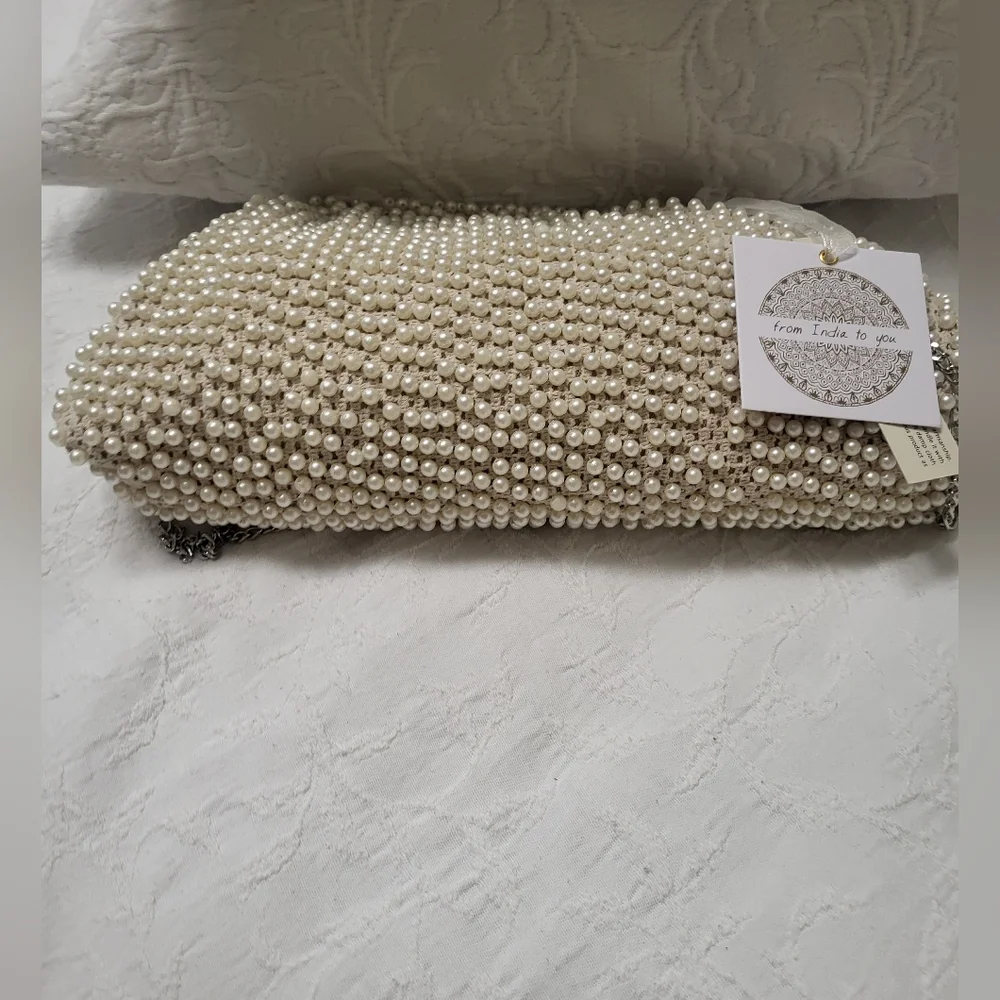 Elegant Cream Beaded Clutch with Curved Frame - Picture 8 of 15